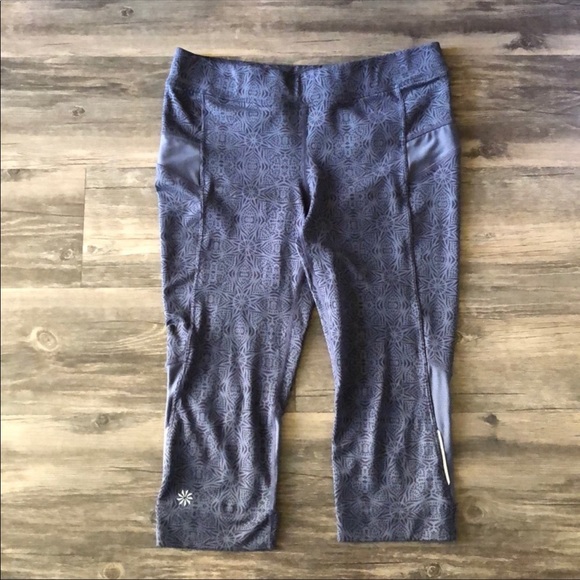 Athleta Pants - Athleta Gray Cropped Leggings size Small